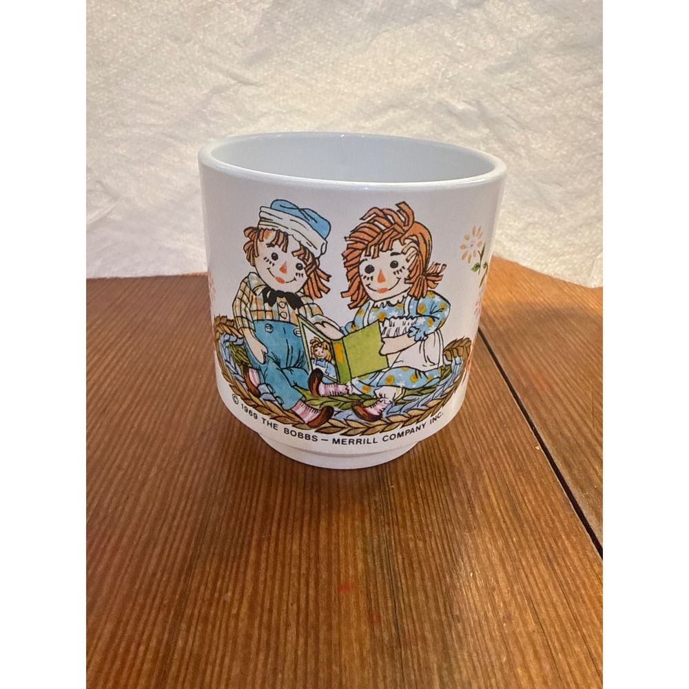 Vintage 1969 Raggedy Ann and Andy Oneida-Ware Melamine Mug White Cup 4309